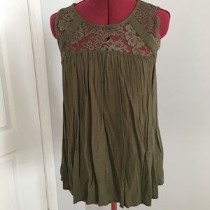 ✨2 for 1✨ Sleeveless Blouse